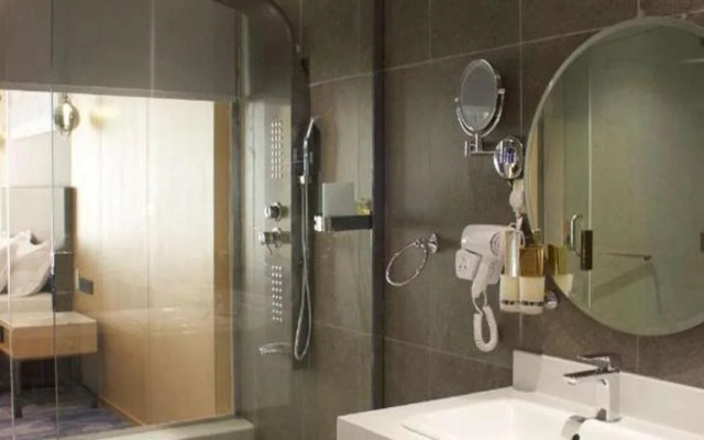 Best Western Plus Danat Almansak Hotel