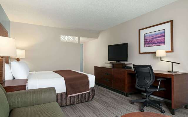 Travelodge by Wyndham Calgary South