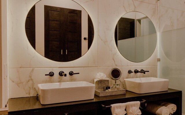 Penthouse with Private Pool 304