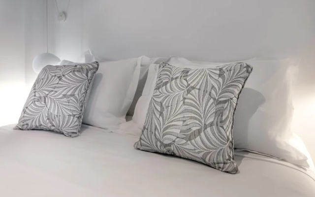 Manesis Suites
