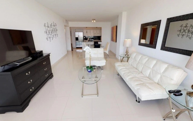 1 Bedroom Bay View Or724
