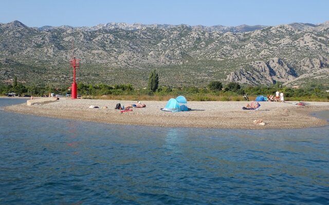 Mobile Home Pisak-directly on the Pebble Beach