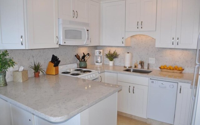 Lahaina Roads 309 by RedAwning