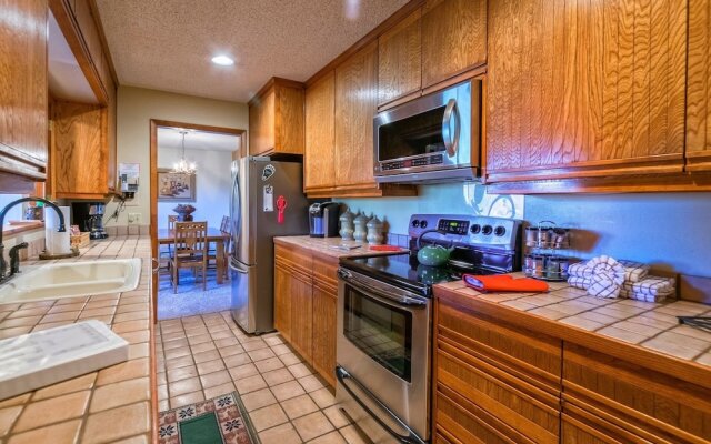 Cedar Lower Luxury Vacation At Windcliff 2 Bedroom Home by RedAwning