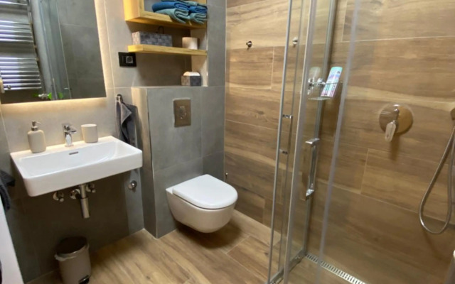 Tesla 8 Apartment