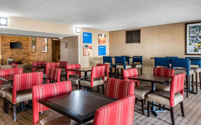 Comfort Inn & Suites Denver