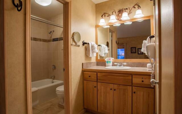 Kutuk Condominiums by RLC