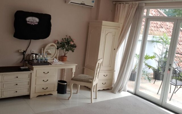La Nostalgie Boutique Hotel