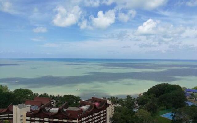 Batu Ferringhi Seaview Apartment