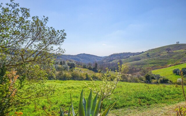 Beautiful Home in Cinigiano With 2 Bedrooms