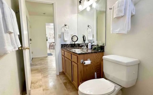 Yosemite Adventure Great Location Condo by Casaoso