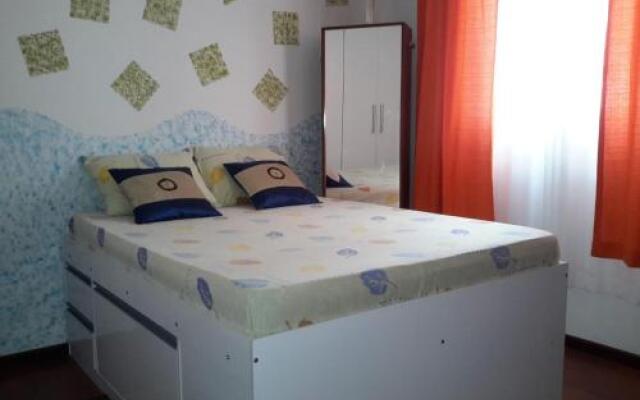 Quarto Privativo em Apartamento Confortável