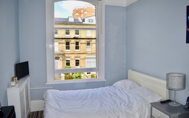 2 Bedroom Flat Next To Hove Seafront