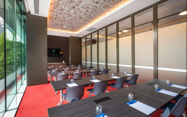 Holiday Inn Express Melbourne Little Collins by IHG