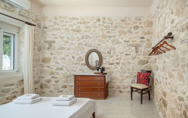Zeus Traditional House