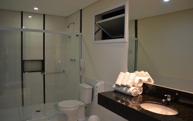 Colonial Plaza Hotel