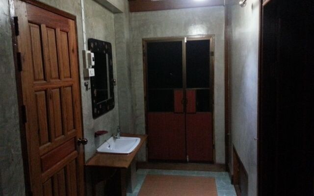 Rim Nam Kong Homestay & Campsite