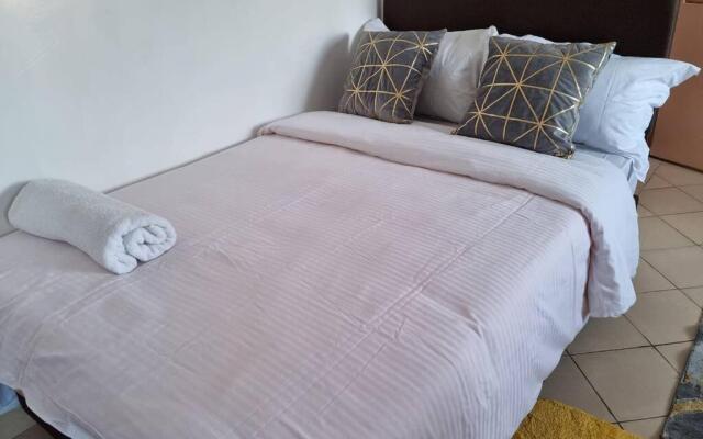 Cozy studio with WIFI &Parking in South B