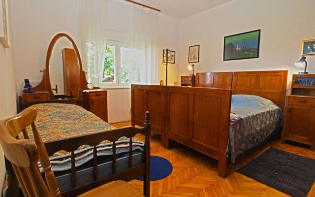 Apartment 461