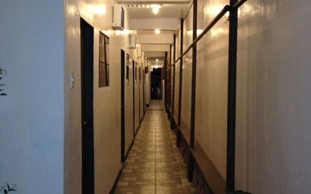 Ysraela Lodging House - Burgos - Hostel