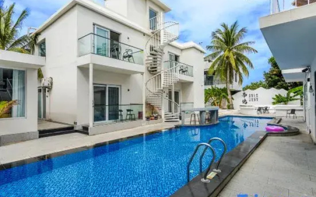 Sanya Haiyunyang Pool Luxury Homestay (West Island Branch)