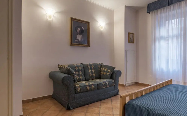San Lorenzo Roomy Apartment