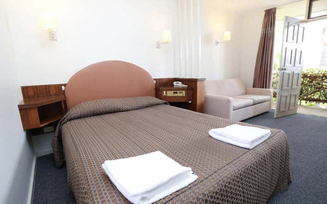 Sandors Motor Inn