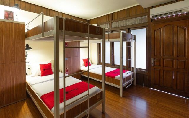 RedDoorz Hostel @ Dago 2