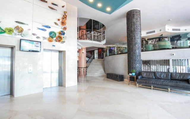 The Blue Waters Hotel
