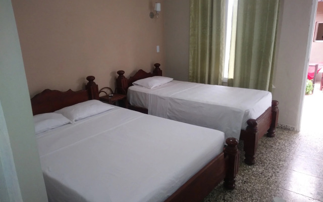 Hostal Leonel Millo