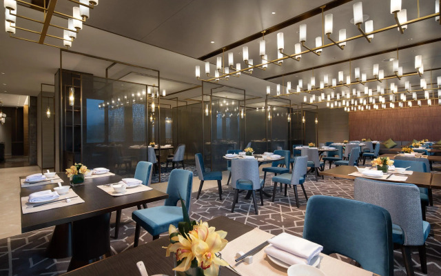 Crowne Plaza Foshan Nanhai-an IHG Hotel-Guangzhou South Railway Station Free Shuttle Bus