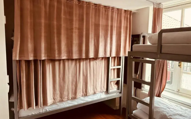Room Mate Hostel