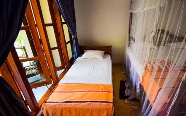 Yoho Green Garden Cabanas