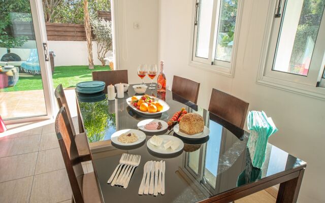 Konnos Beach Villas