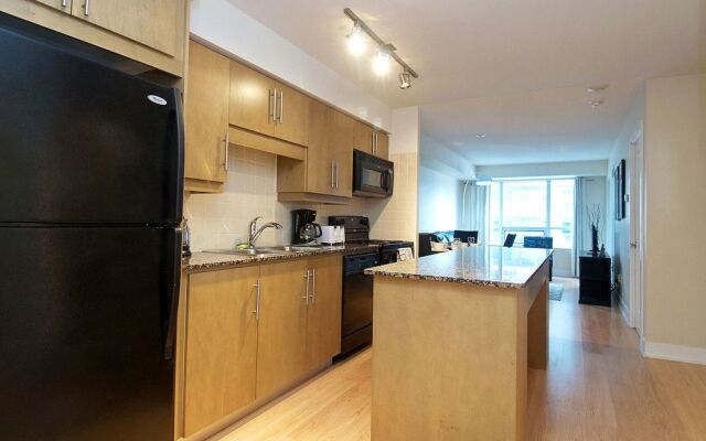 WhiteHall Suites - 20 Bluejays Way