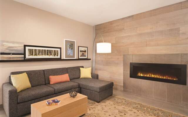 Country Inn & Suites by Radisson, Savannah Midtown, GA