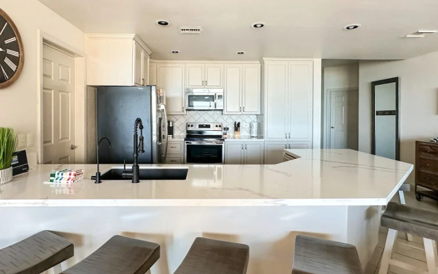 3BR Gem at Sandy Beach Area