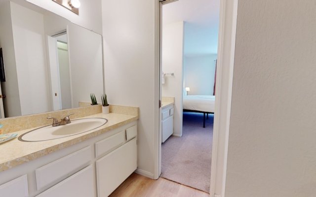 Chateau Sierra 50 Pet-friendly With Great Complex Amenities, On the Shuttle Route, Private Washer Dryer, by Redawning