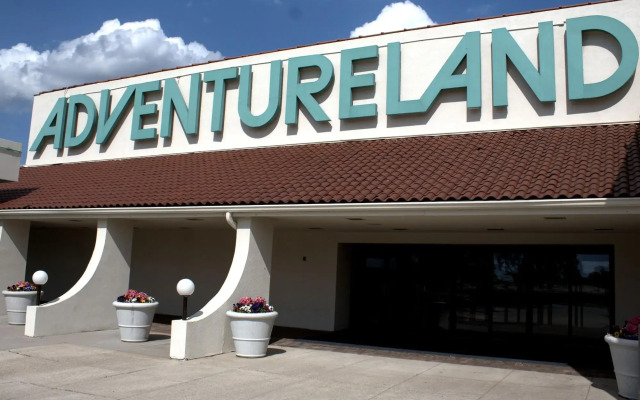 Adventureland Inn
