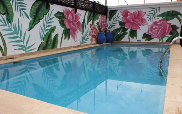 MAJOREL PEARL  Restaurant Piscine SPA