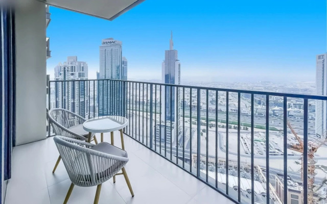 Hyp-lux 4BR Apt With Burj Khalifa View