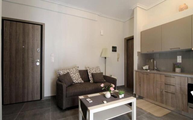Luxury flat in Hilton, central Athens, 3' metro, VFM!