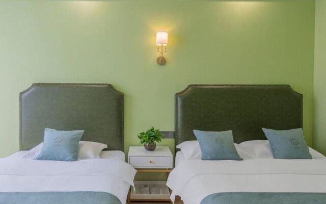 Floral Hotel Falan Small Town