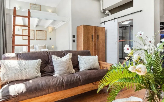 Gardens Loft Studio