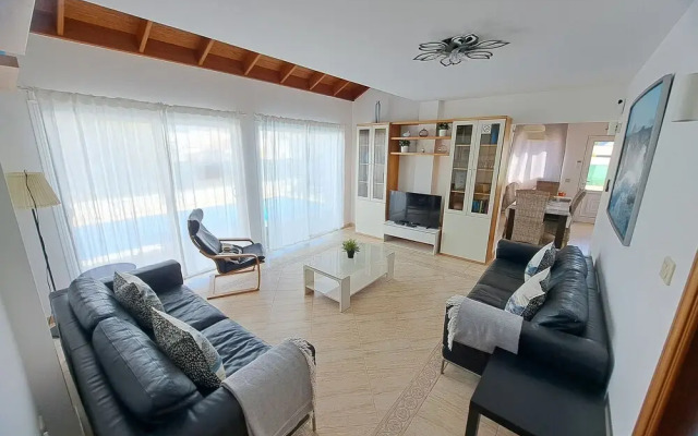 Villa Rayo Azul, Heated Pool and Ocean Views