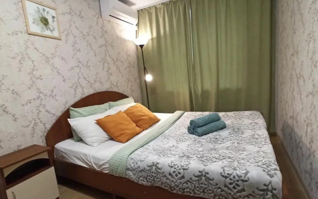 Диван и чемодан на Красном проспекте 59