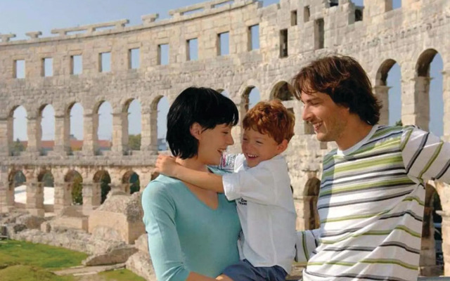 Two Bedroom Apartment Valdebecco for 5 persons