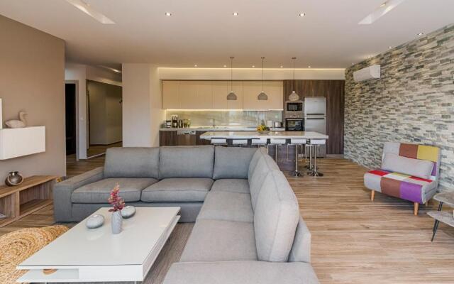 Nastazia Luxury Beach House