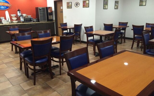 Baymont Inn and Suites Green Bay