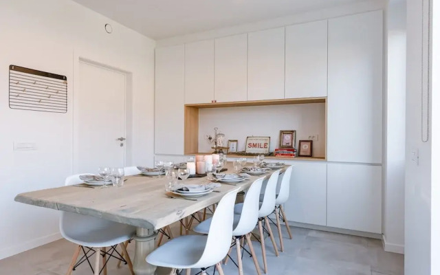 Modern House Julie With Spacious Garden and Garage